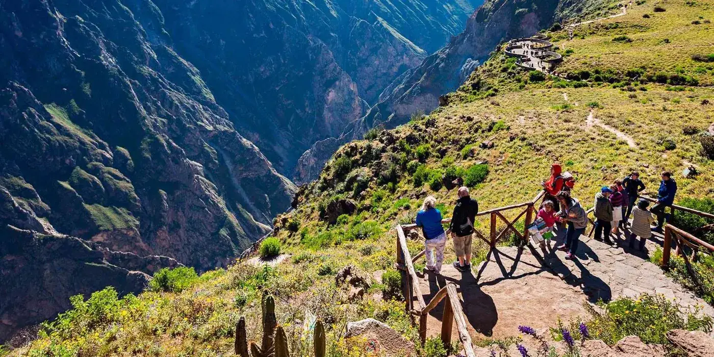 Path below the canyon rim